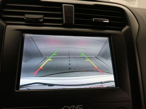 Used 2019 Ford Fusion SE w/ Equipment Group 151A image 18