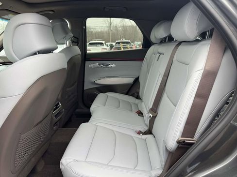 New 2026 Genesis GV70 2.5T Advanced w/ G1 Accessory Package image 32