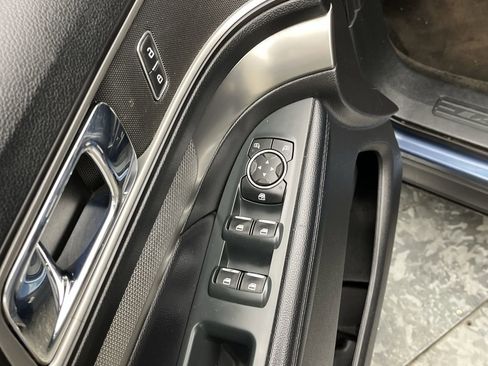 Used 2018 Ford Explorer XLT w/ Equipment Group 202A AWD/4WD image 8