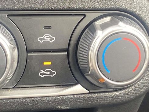 Used 2025 Nissan Kicks Play S image 23