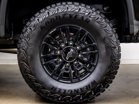 Used 2026 Chevrolet Silverado 2500 ZR2 AWD/4WD image 39
