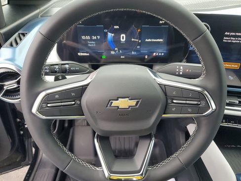 New 2026 Chevrolet Equinox EV LT image 18