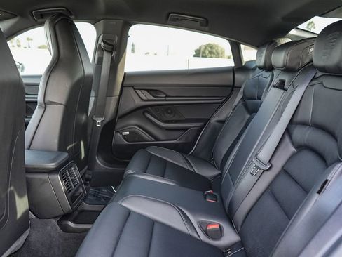 Used 2021 Porsche Taycan image 19