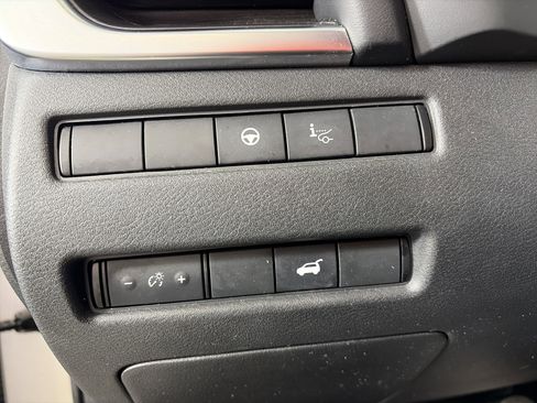 Used 2021 Nissan Rogue Platinum image 28