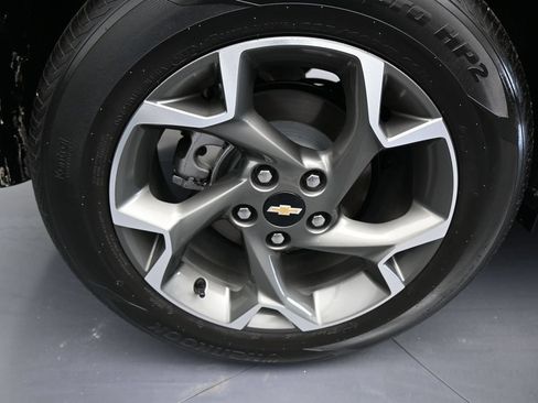 Used 2025 Chevrolet Trax LT FWD image 38