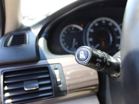 Used 2016 Honda Accord Touring image 12