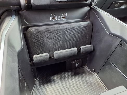 Certified 2025 RAM 1500 Big Horn AWD/4WD image 10