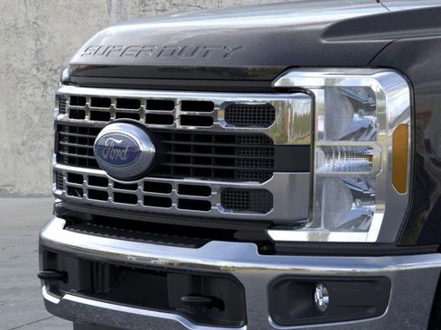 New 2025 Ford F250 XLT image 17