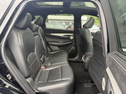 Used 2019 INFINITI QX50 Essential w/ Sensory Package AWD/4WD image 15