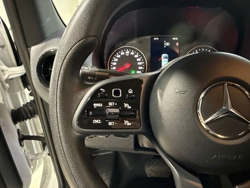 Used 2024 Mercedes-Benz Sprinter 2500 image 12