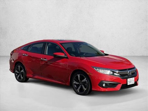 Used 2017 Honda Civic Touring image 3