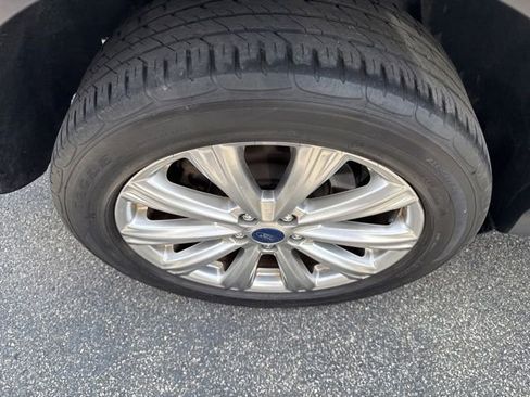 Used 2017 Ford Escape Titanium AWD/4WD image 9