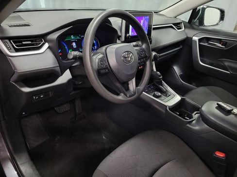 Used 2025 Toyota RAV4 XLE AWD/4WD image 16