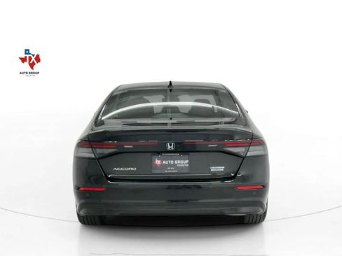 Used 2025 Honda Accord Touring image 8