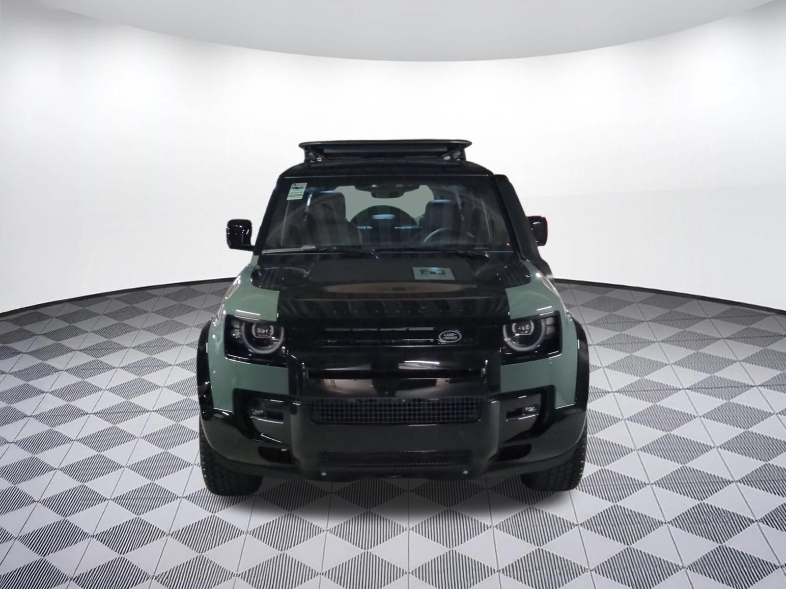 New 2026 Land Rover Defender 110 Trophy Edition AWD/4WD image 8