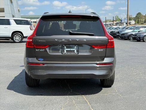 Used 2022 Volvo XC60 B5 Momentum AWD/4WD image 5