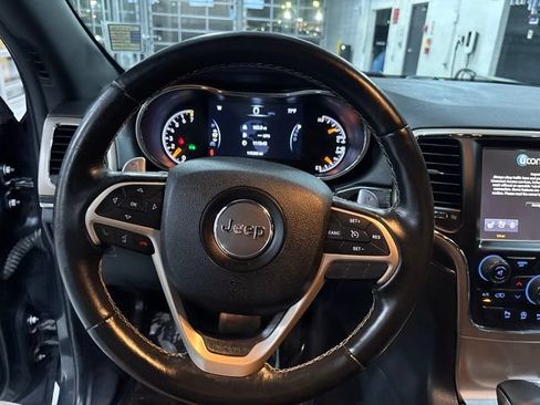 Used 2016 Jeep Grand Cherokee Limited w/ Luxury Group II AWD/4WD image 19