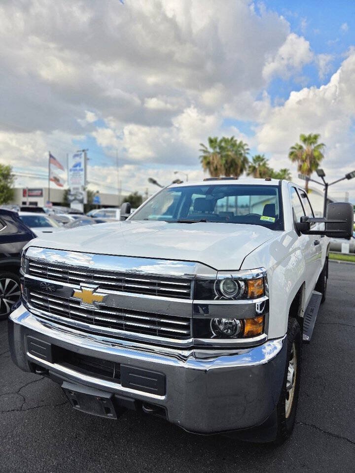 Used 2016 Chevrolet Silverado 3500 W/T w/ Snow Plow Prep Package AWD/4WD image 4