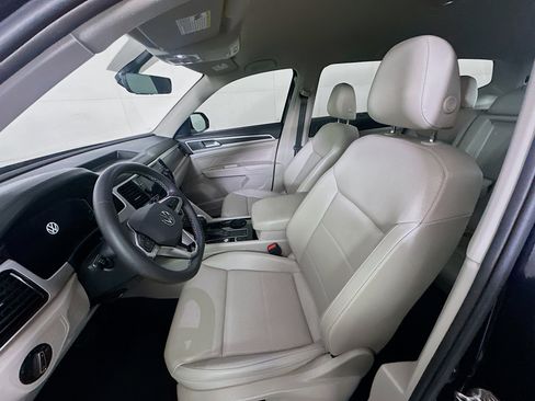 Used 2023 Volkswagen Atlas SE image 13