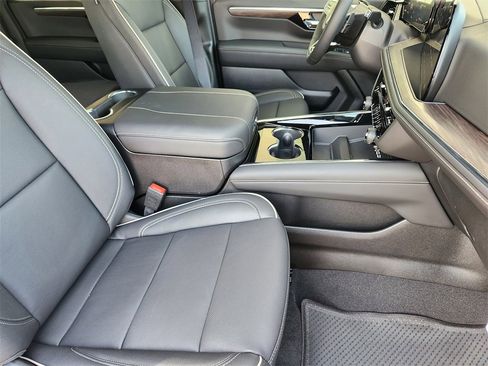 New 2026 Chevrolet Suburban Premier w/ Sun And Tow Package image 11