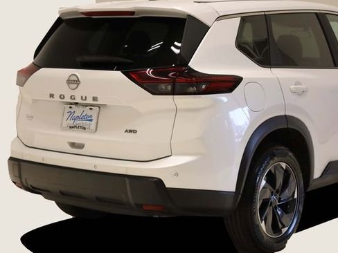 Used 2025 Nissan Rogue SV image 6