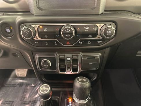 Certified 2021 Jeep Wrangler Unlimited Sport image 28