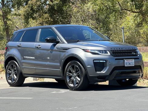 Used 2018 Land Rover Range Rover Evoque Landmark Edition AWD/4WD image 8