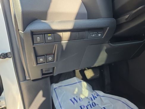 Used 2021 Toyota Sienna XSE FWD image 19