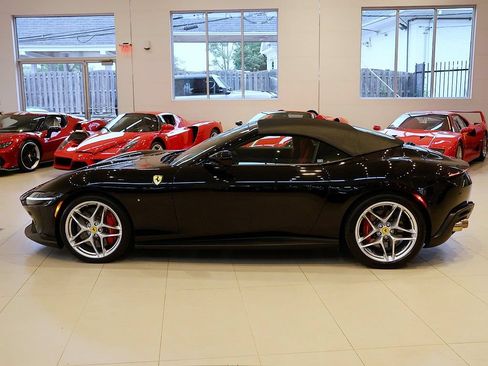 Certified 2025 Ferrari Roma Spider RWD image 3