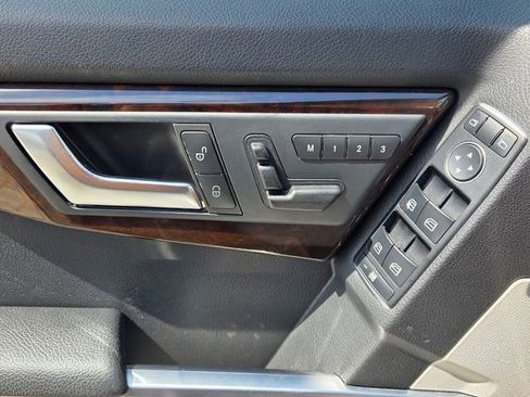 Used 2015 Mercedes-Benz GLK 350 4MATIC image 34