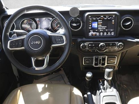 Used 2018 Jeep Wrangler Unlimited Sahara AWD/4WD image 24