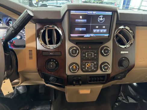 Used 2013 Ford F350 Lariat w/ Lariat Interior Pkg image 21