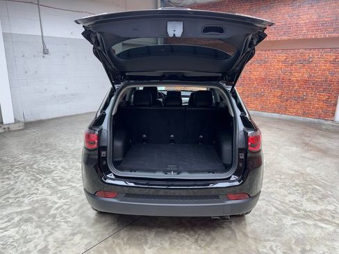 Used 2022 Jeep Compass Limited image 26