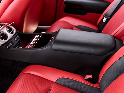 Used 2018 Rolls-Royce Wraith RWD image 53