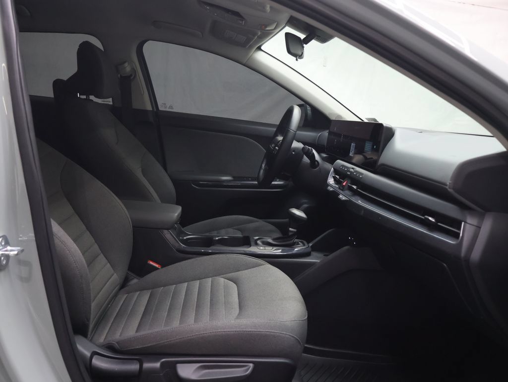Used 2025 Kia K4 EX FWD image 9