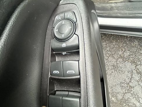 Used 2019 Chevrolet Equinox LT w/ LPO, Blackout Package FWD image 16