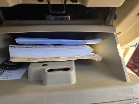 Used 2006 Chevrolet HHR LT w/ Preferred Equipment Group image 25