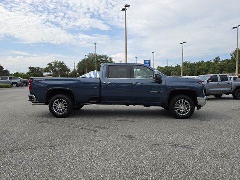 New 2026 Chevrolet Silverado 3500 LTZ w/ LTZ Premium Package AWD/4WD image 3