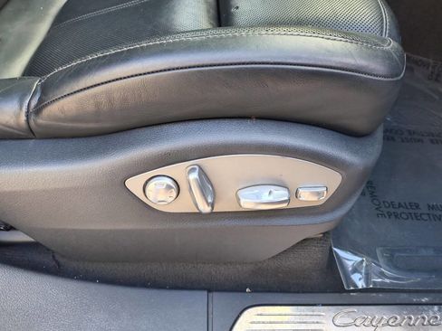 Used 2016 Porsche Cayenne image 54