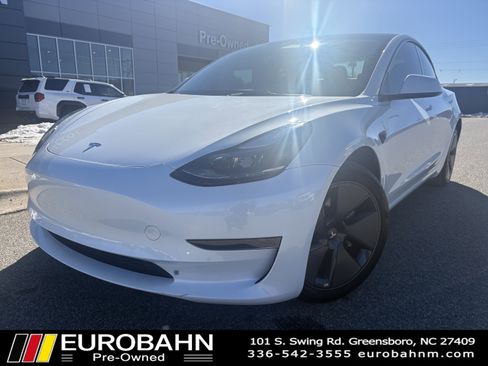 Used 2023 Tesla Model 3 Standard Range image 1