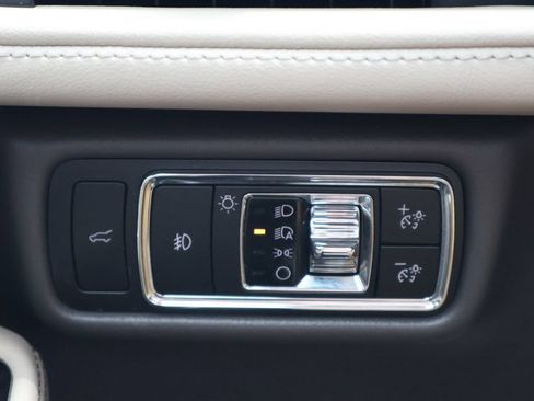 Used 2023 Lincoln Aviator Reserve w/ Equipment Group 201A AWD/4WD image 17
