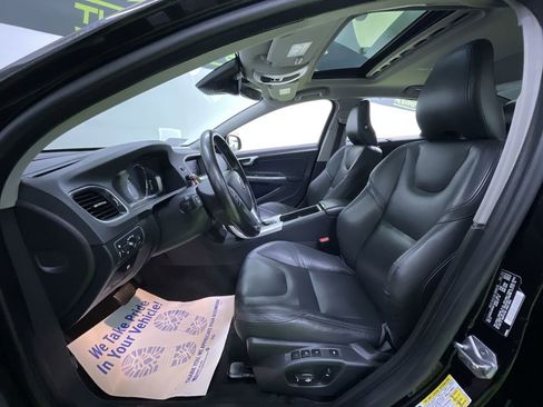 Used 2018 Volvo S60 T5 Inscription Platinum image 16