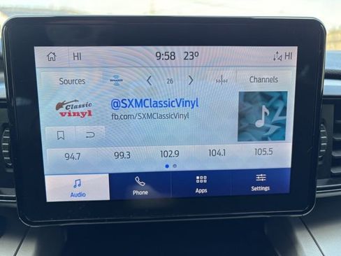 Used 2022 Ford Explorer XLT image 23