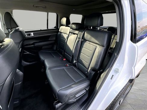 Used 2025 Hyundai Santa Fe Limited image 26