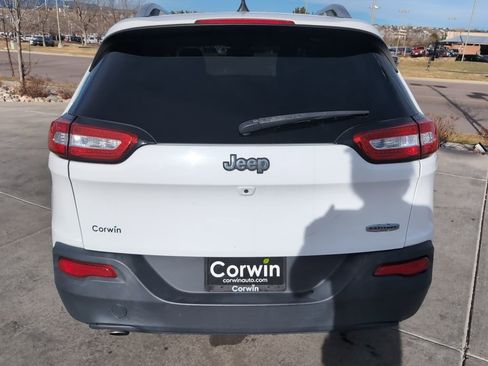 Used 2016 Jeep Cherokee Latitude image 5