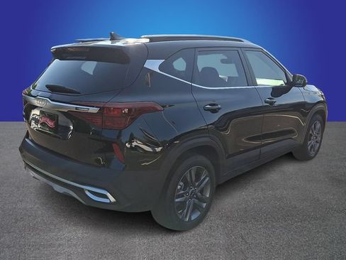 Used 2023 Kia Seltos S w/ Navigation Package FWD image 4