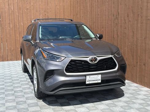 Used 2023 Toyota Highlander L FWD image 13