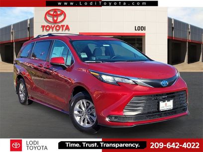 New 2025 Toyota Sienna LE