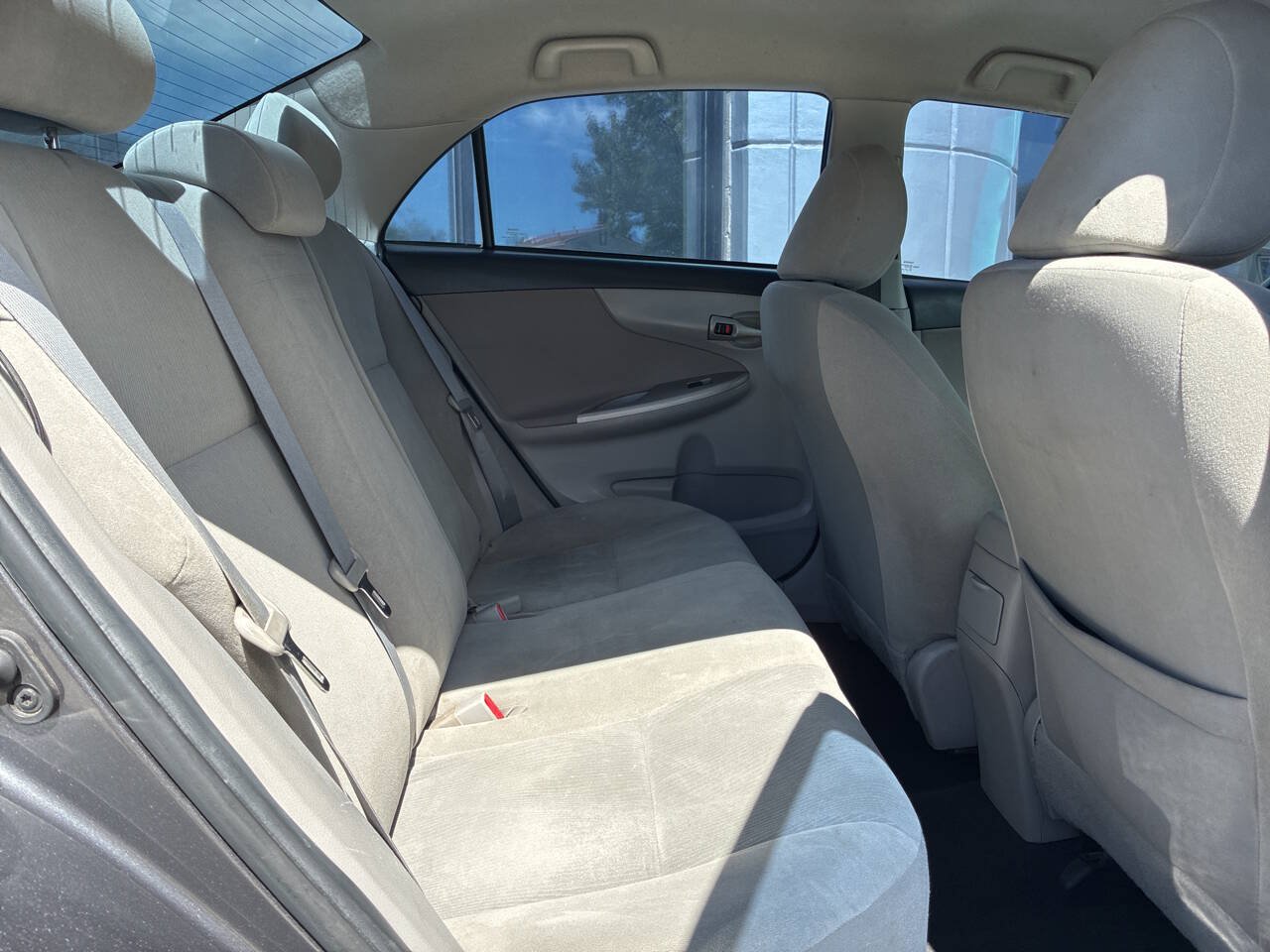 Used 2012 Toyota Corolla LE FWD image 11