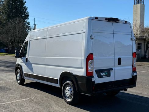 Used 2023 RAM ProMaster 2500 w/ Premium Convenience Group (B) image 3